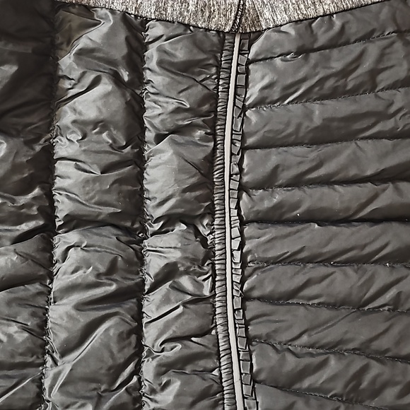 220. Lululemon Run: Turn Around Vest - Picture 11 of 12